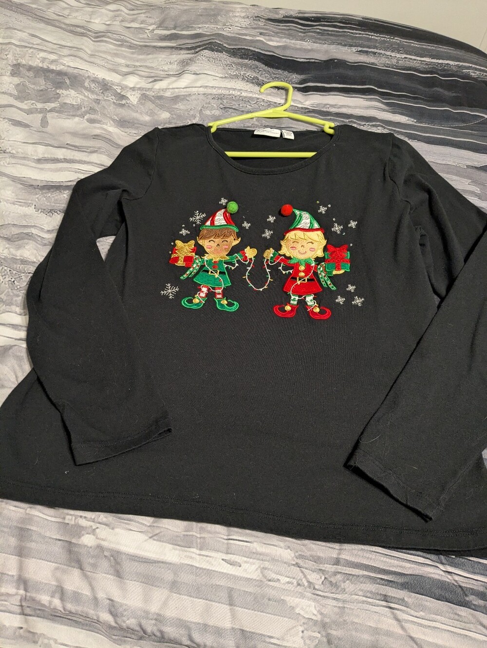 Black Long-Sleeve Holiday Elf Graphic Top
